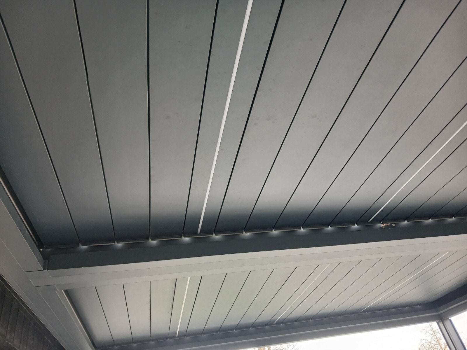 lamellendak brustor 540 x 500 met 3 glazen schuifpuien., Ophalen