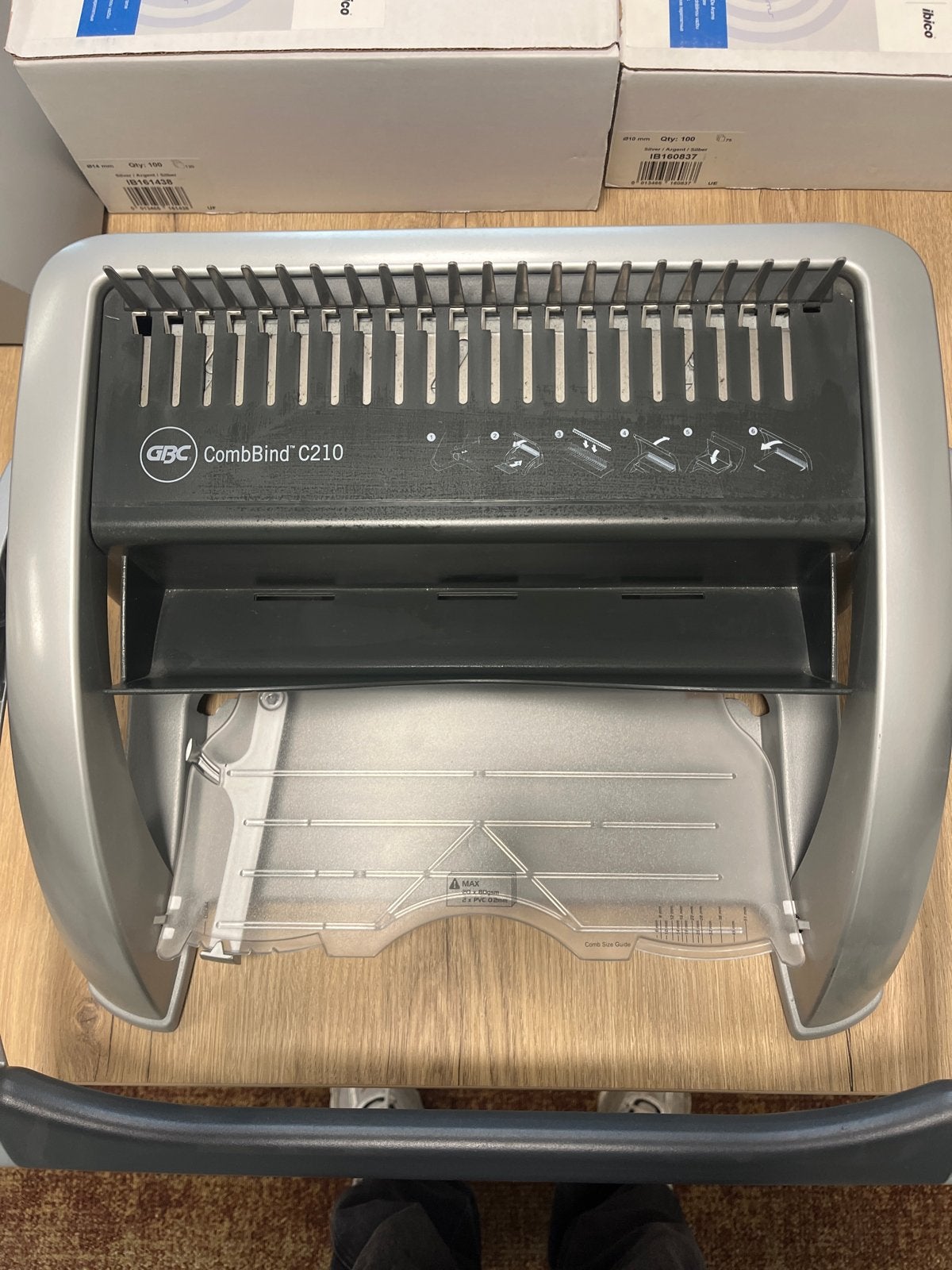 GBC CombBind C210 Inbindmachine voor plastic inbindingen, Ophalen of Verzenden, Gebruikt