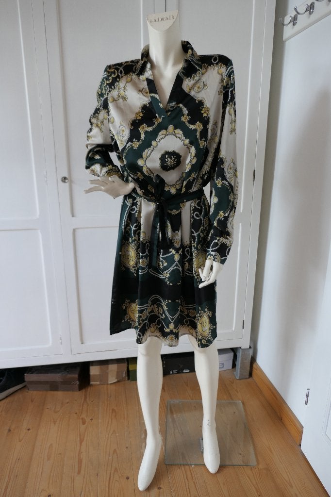 Only Studio jurk maat 38., Kleding | Dames, Maat 38/40 (M), Only, Verzenden, Zo goed als nieuw