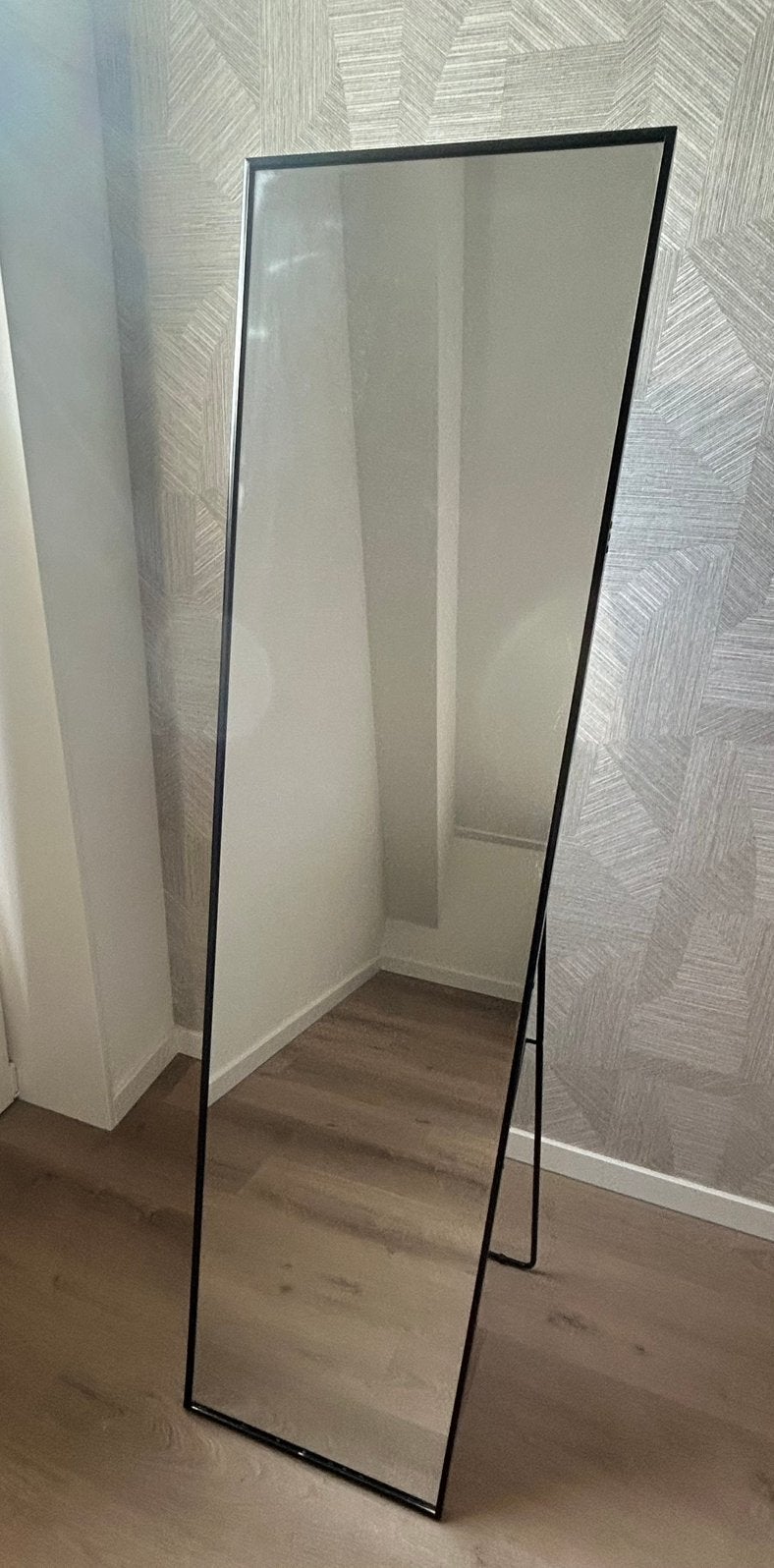Ikea Karmsund staande spiegel zwart, Ophalen, Minder dan 50 cm, Zo goed als nieuw, 150 tot 200 cm