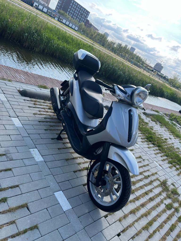 Beverly 500, Ophalen of Verzenden, Zo goed als nieuw, Benzine, Overige modellen