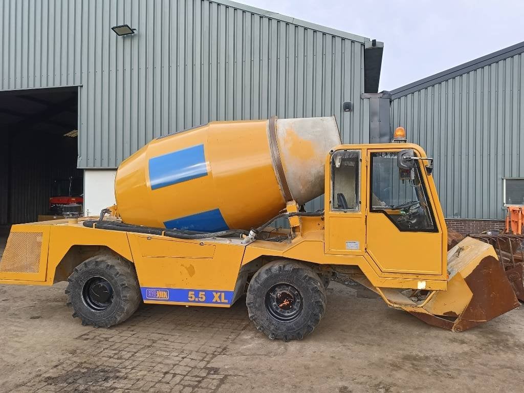 Carmix 5.5 XL self loading beton mixer + weightlog scale, Zakelijke goederen