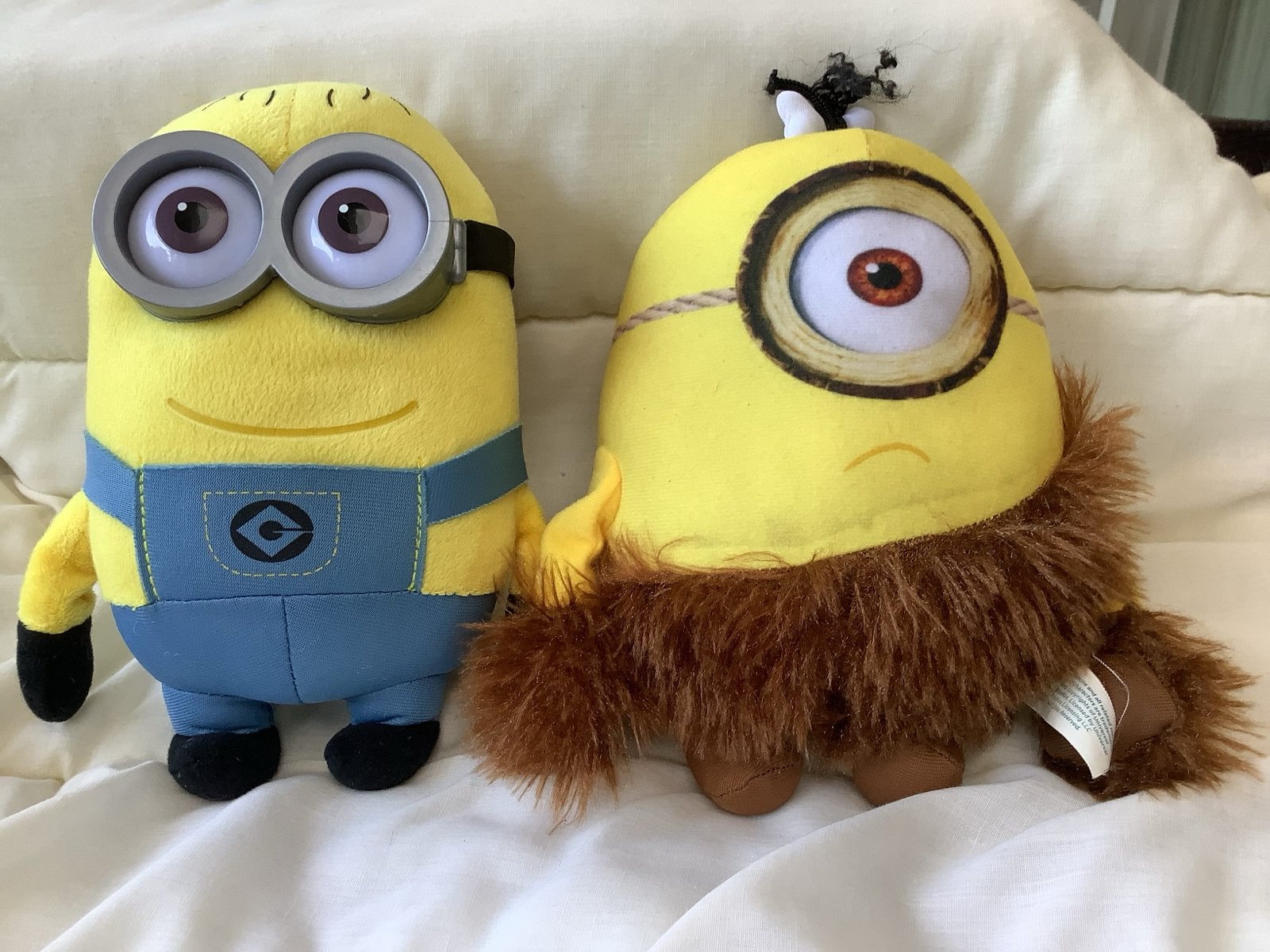Twee leuke Minions knuffels - 21 cm - KIKA, Gebruikt, Overige merken, Overige typen, Ophalen of Verzenden