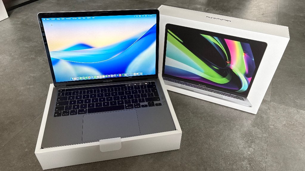 MacBook Pro 13 inch 2022, 2 tot 3 Ghz, Qwerty, 8 GB, 13 inch