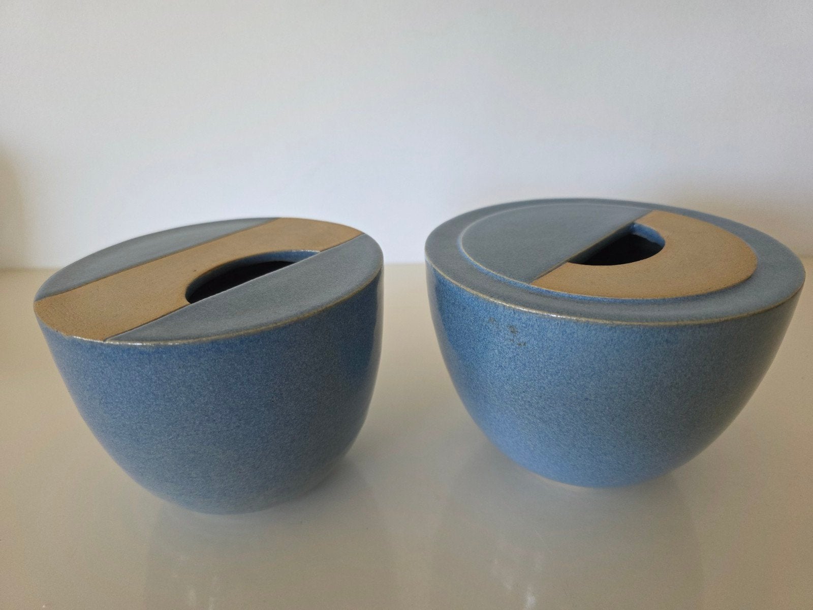 2 pottery art studio, handgemaakte keramieken vazen objecten, Antiek en Kunst, Kunst | Designobjecten, Vaas, Handgemaakt, Ophalen of Verzenden