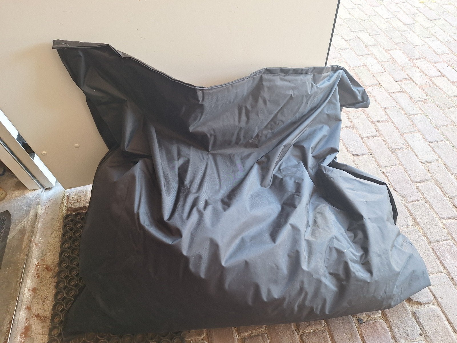 Zitzak zwart met vulling, Ophalen, Zo goed als nieuw, Zwart, Zitzak