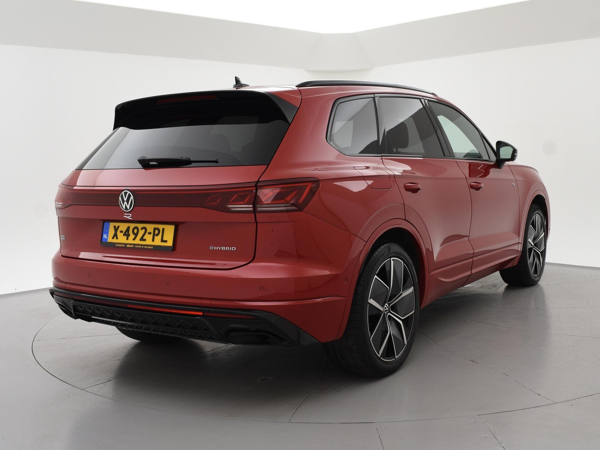 Volkswagen Touareg R 3.0 TSi V6 eHybrid 4MOTION R 462 PK *CH, Auto's, Volkswagen, Automaat, 14 kWh, Gebruikt, 2995 cc