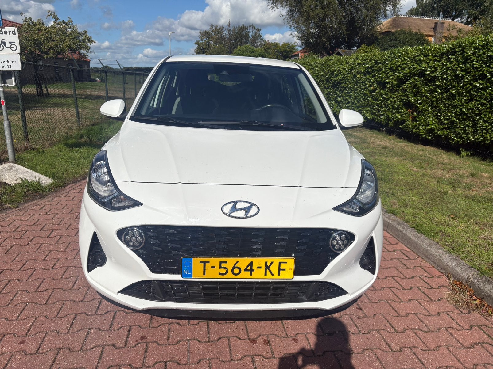 Hyundai i10 1.0i 67pk 2023 Wit, 899 kg, 4 stoelen, Wit, Origineel Nederlands