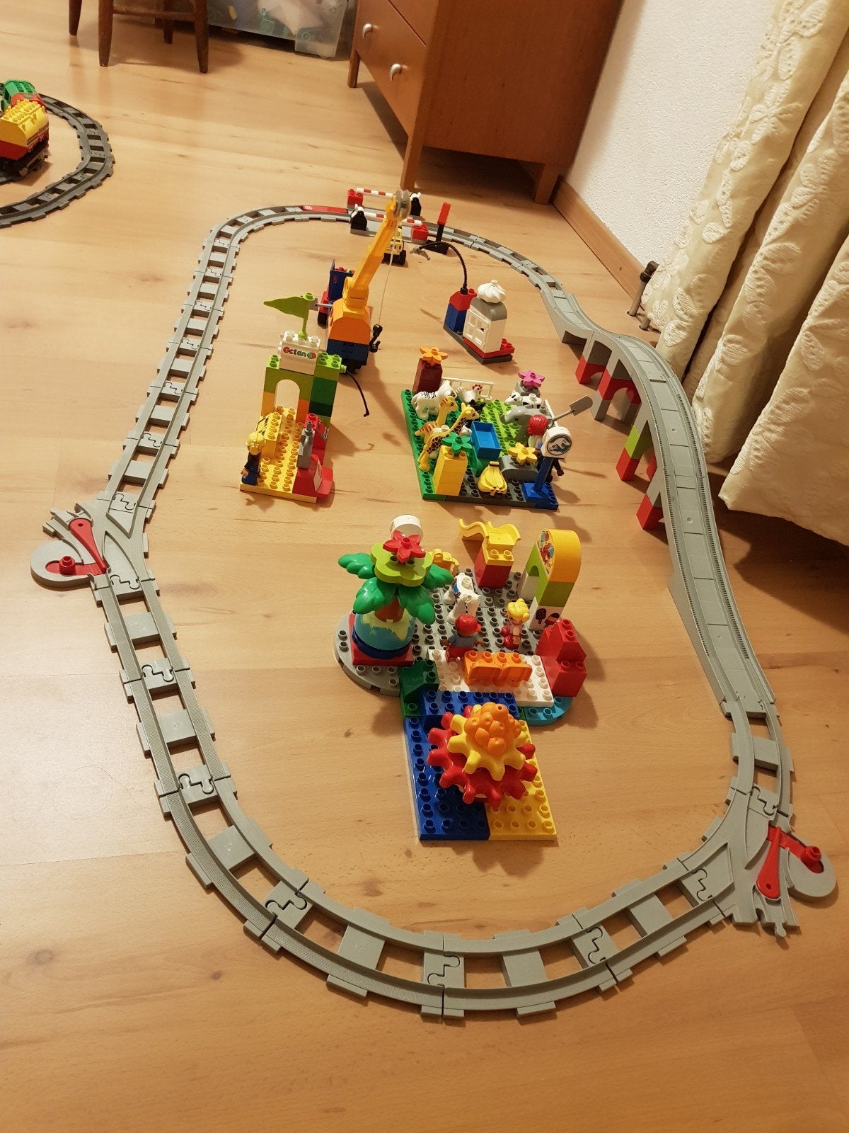 Grote LEGO Duplo set met treinbaan, boerderij en meer, Kinderen en Baby's, Speelgoed | Bouwstenen, Gebruikt, Overige merken, Ophalen of Verzenden