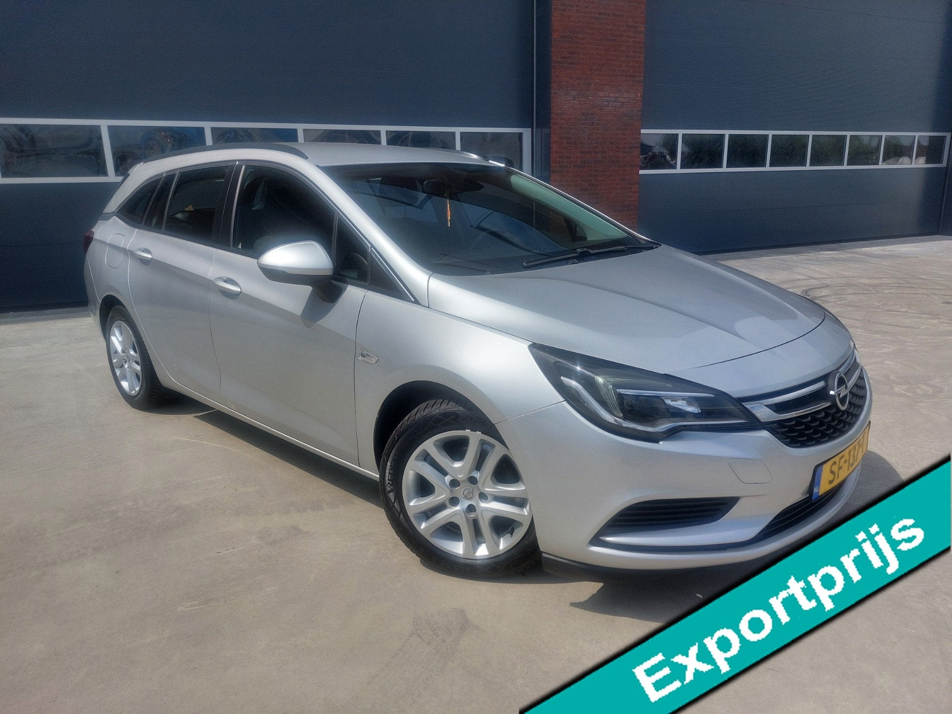 Opel Astra Sports Tourer 1.6 CDTI Business+Airco/Navigatie 3, Voorwielaandrijving, Stof, Gebruikt, 4 cilinders