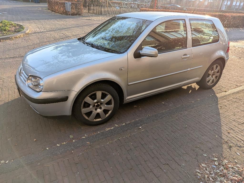 Volkswagen Golf 2.0 85KW 2003 Grijs, Auto's, Volkswagen, Euro 5, Stof, Zwart, 4 cilinders