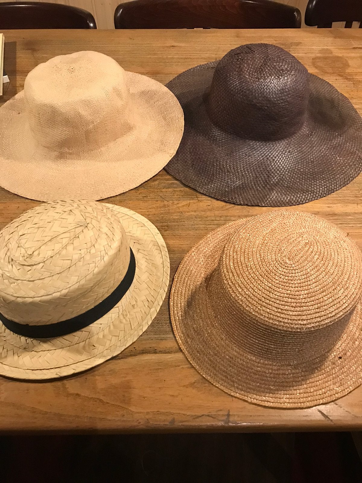 Heel veel hoeden 3 stuks de witte is verkocht!, Kleding | Dames, Hoeden en Petten, Ophalen, Gedragen, One size fits all