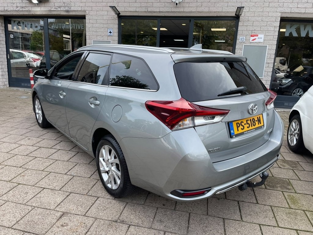 Foto 16 van Toyota Auris Touring Sports 1.2T Business Pano Trekhaak Navi