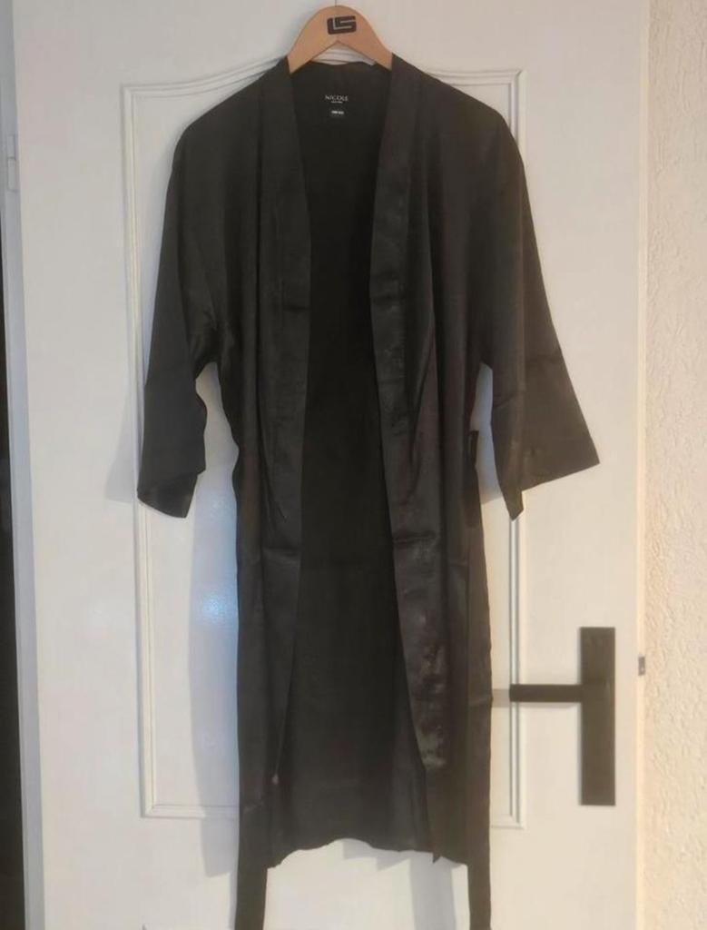 Zwarte satijnen kimono / ochtendjas - Maat M, Onbekend, Nieuw, Ophalen of Verzenden, Onbekend