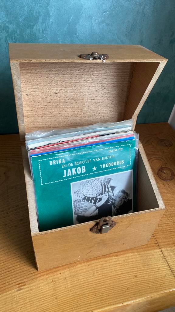 20 singles met koffer, Ophalen, Zo goed als nieuw, Overige formaten