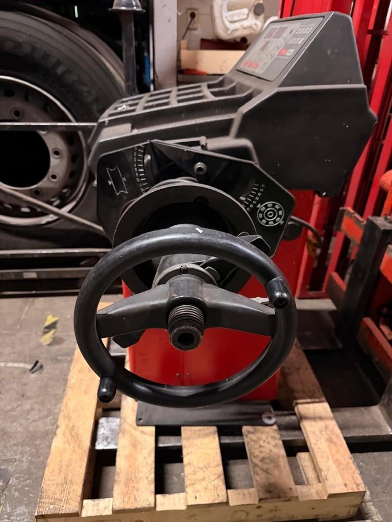 Balanceermachine Rema Tip Top P7310, Auto diversen, Autogereedschap, Ophalen, Gebruikt