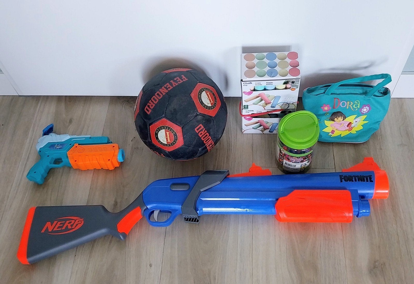 Kinderspeelgoed., Ophalen
