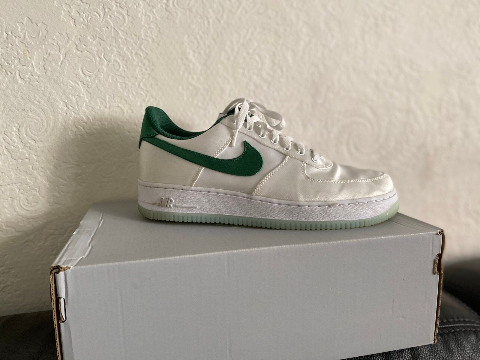 Nike Air Force 1 ‘07 Low Satin Green mt 42, Wit, Ophalen of Verzenden, Sneakers of Gympen, Zo goed als nieuw