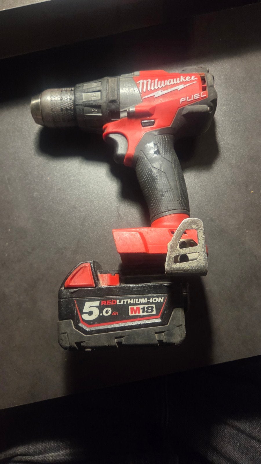 Milwaukee Boormachine met Accu - M18 FUEL, Variabele snelheid, Ophalen of Verzenden, Boor- en Schroefmachine, Gebruikt