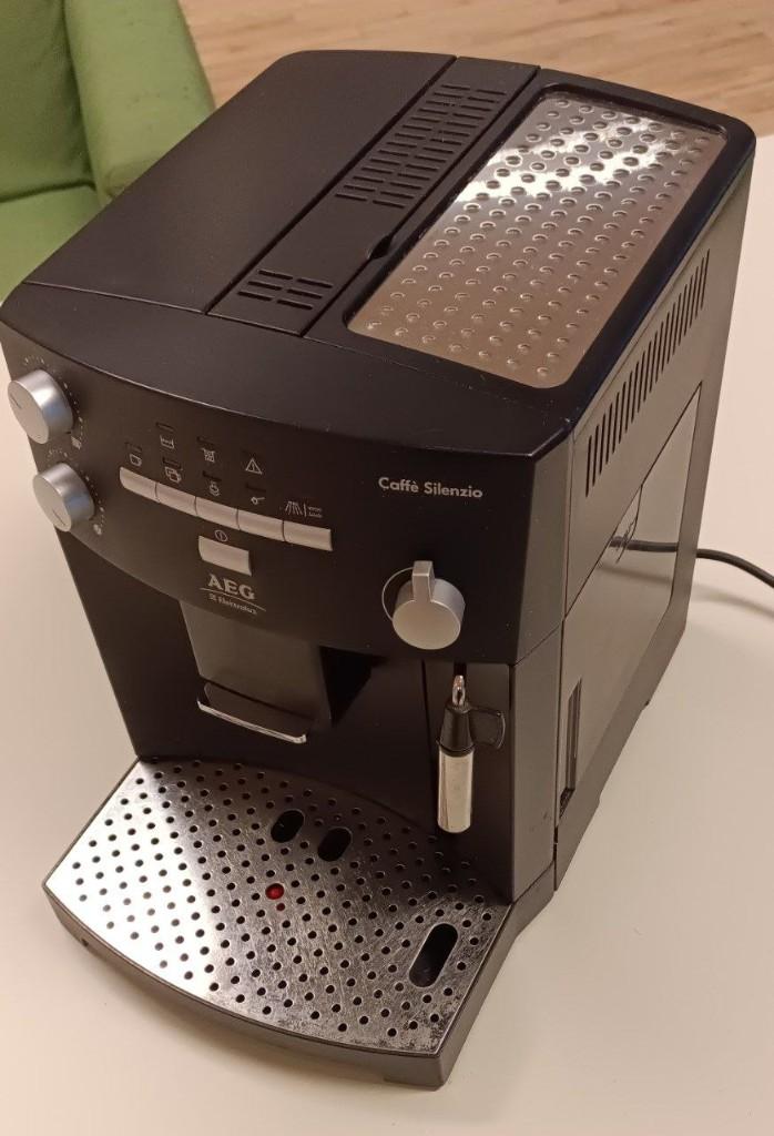 AEG Electrolux CS5000 koffiezetapparaat, Witgoed en Apparatuur, Koffiezetapparaten, Gebruikt, Koffiemachine, 2 tot 4 kopjes, Afneembaar waterreservoir