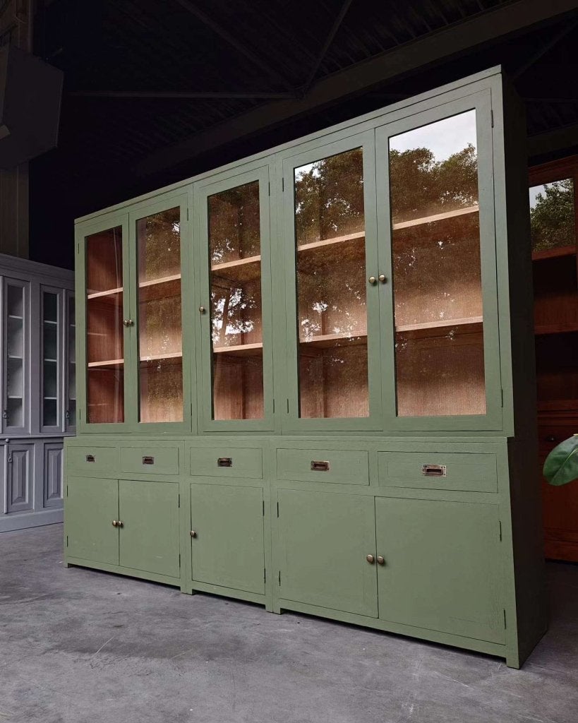 Grote vintage schoolkast | Brede groene vitrinekast  #2565