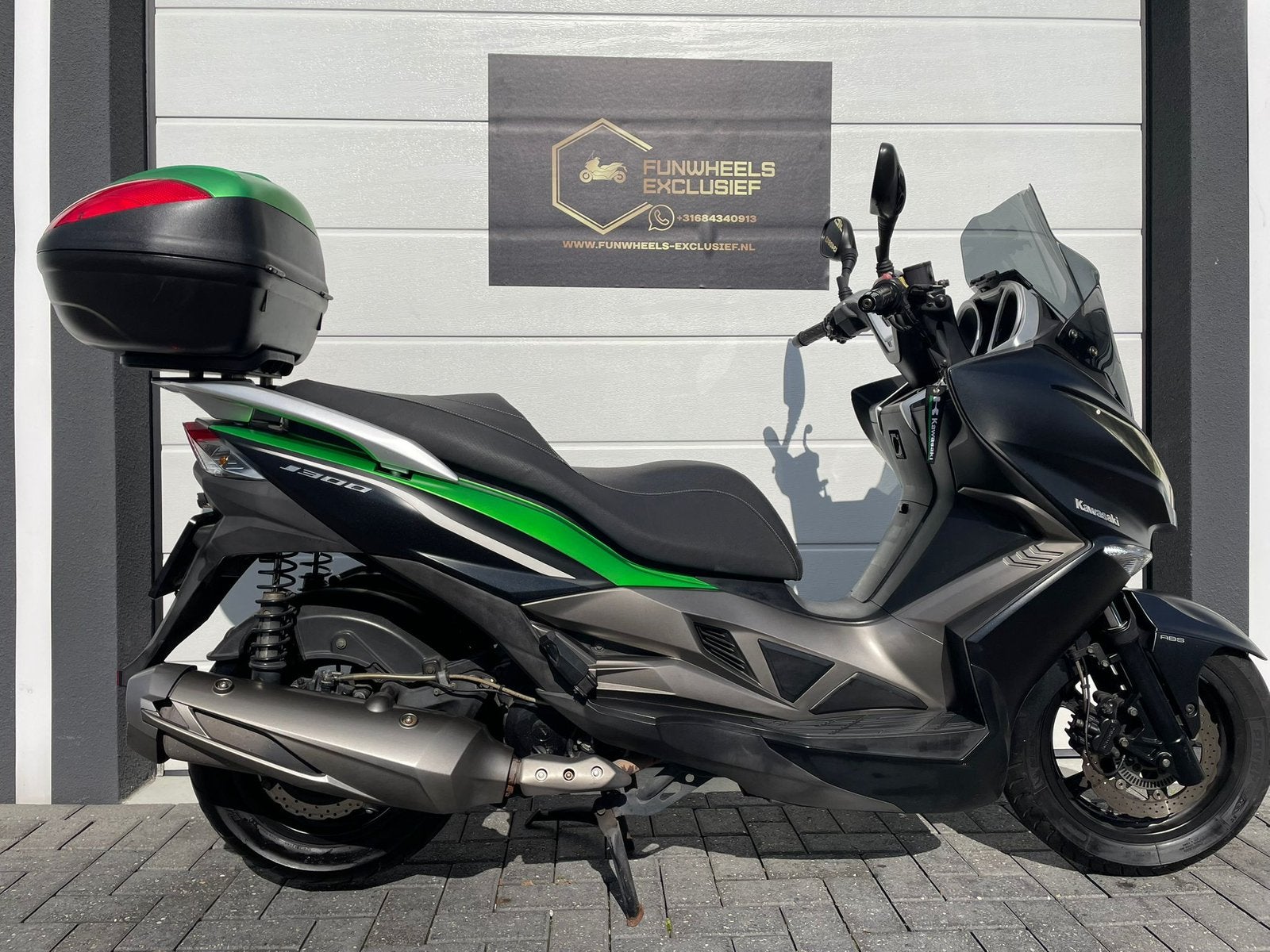 Kawasaki J 300 ABS 2014 | Motorscooter (bj 2014) A2, 299 cc, Occasion, Bedrijf, Minimaal motorrijbewijs A2