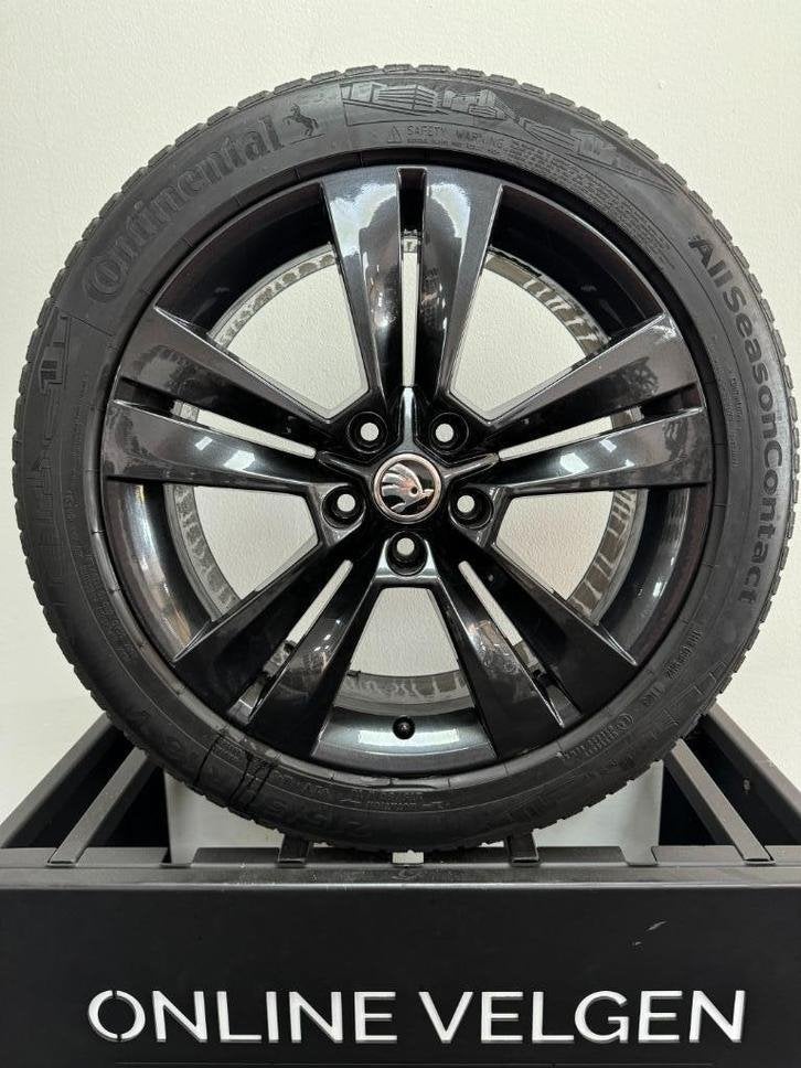 Set 18 inch Originele Skoda Karoq 5x112 velgen + banden, Niet ingevuld, 18 inch, Banden en Velgen, Niet ingevuld