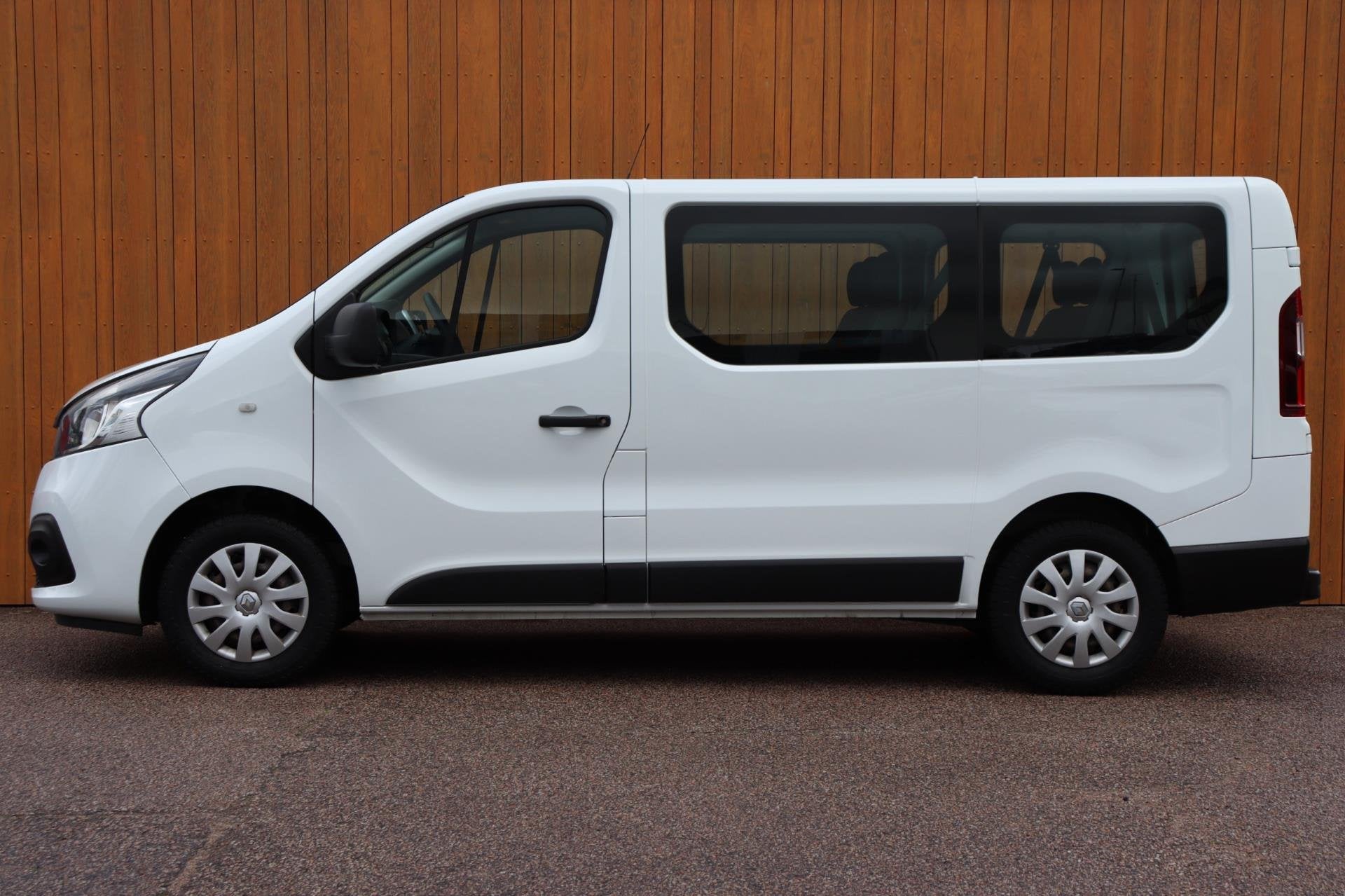 Renault Trafic Passenger 1.6 dCi 88kw Zen 9-persoons 15163,-, 12 maanden, Gebruikt, Euro 6, 255 €/maand