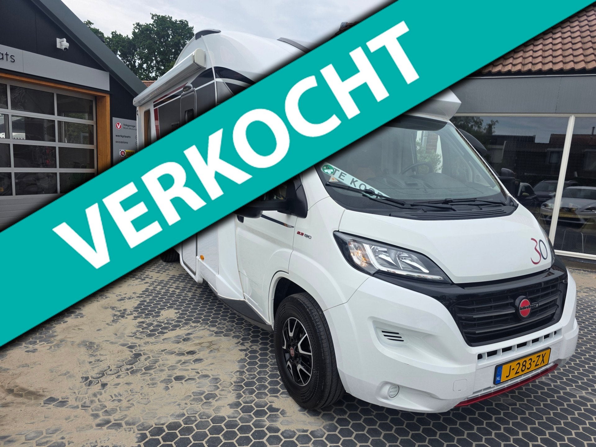 Burstner BT7342 Plaatje!zeer weinig km!30 edition,IXEO time, Caravans en Kamperen, Campers, Airbags, Bedrijf, Bürstner, Navigatie