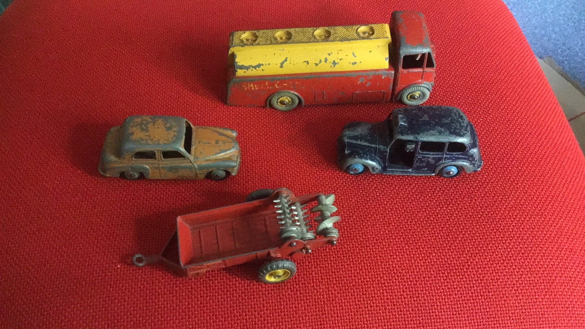 DINKY TOYS LOT 4 x KLUSSIE?  ,ORIGINEEL EN BIJZONDER LOT 4x, Ophalen of Verzenden, Gebruikt, Auto, Dinky Toys