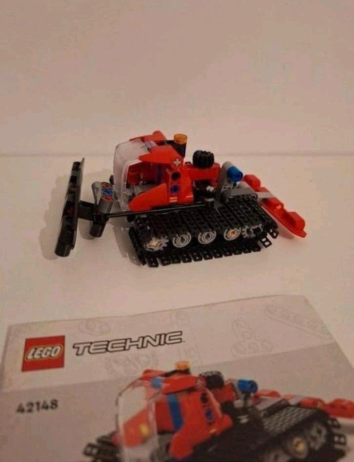Foto 2 van Lego technic 42148 sneeuwschuiver compleet met
