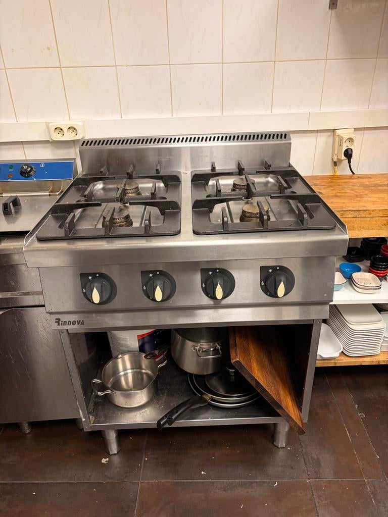 Rinnova gasfornuis, amper gebruikt!, Witgoed en Apparatuur, Fornuizen, Zo goed als nieuw, Vrijstaand, Gas, 4 kookzones, 85 tot 90 cm