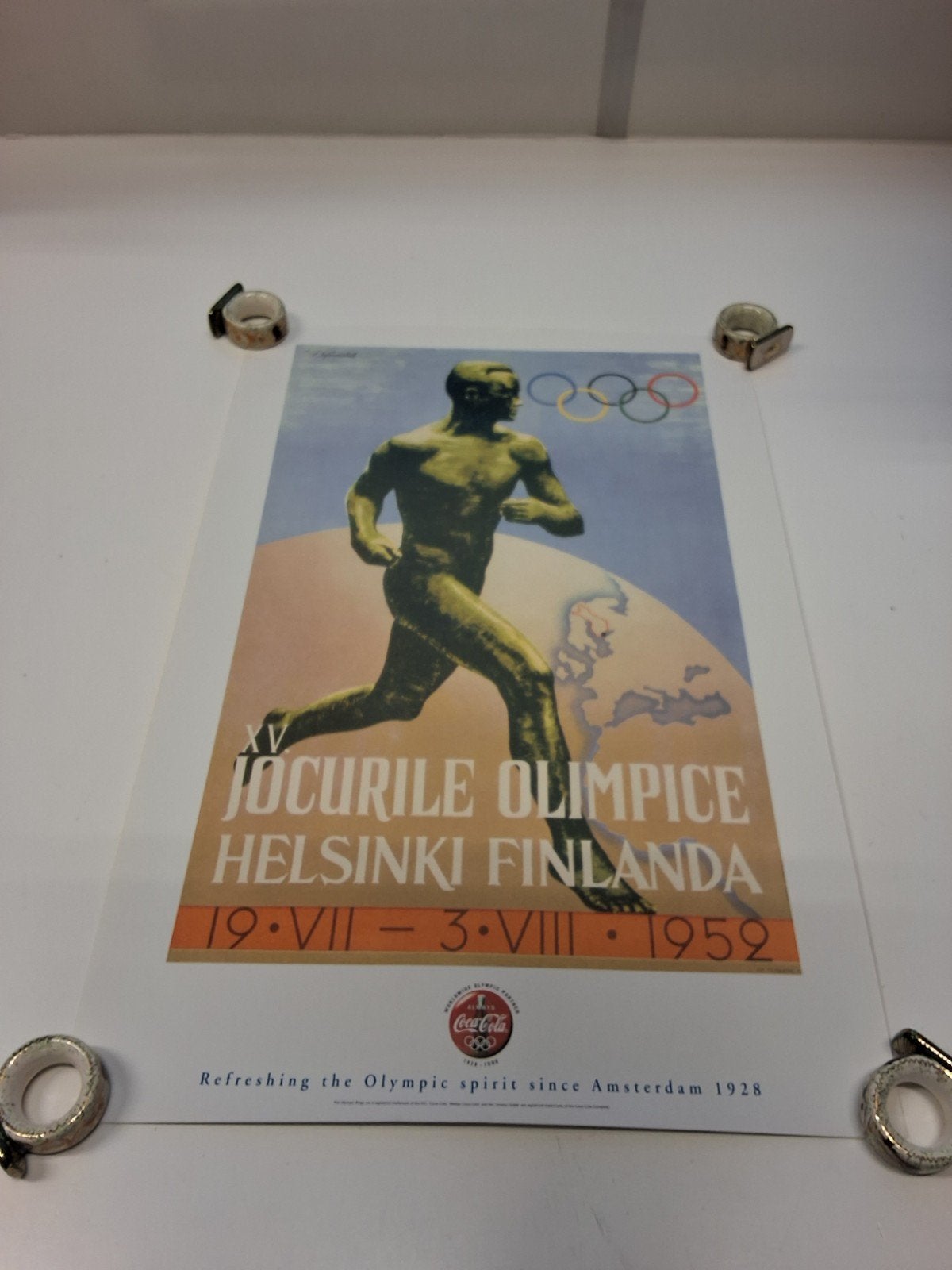 Coca-Cola Olympische Spelen Helsinki 1952 poster (40x60 cm), Verzamelen, Posters, Rechthoekig Staand, Ophalen of Verzenden, Zo goed als nieuw