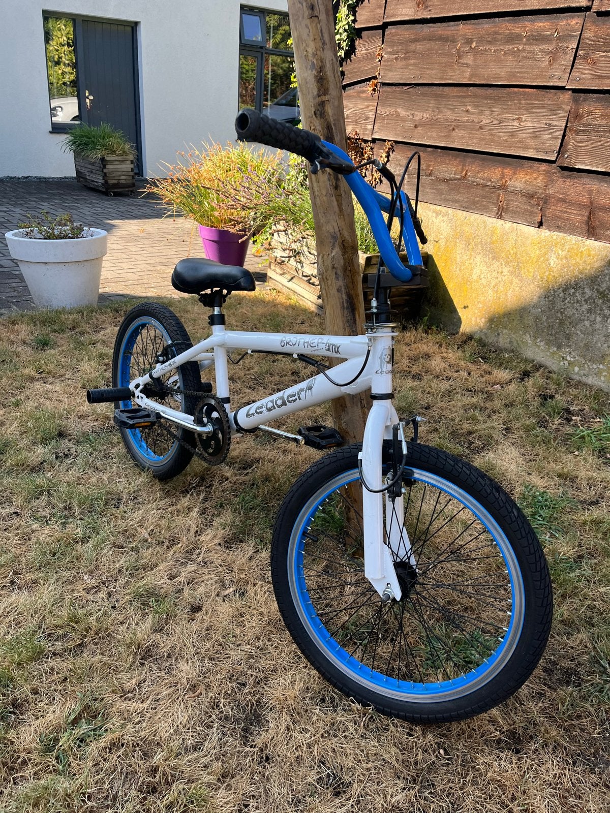 Leader Brother BMX Freestyle Fiets - Wit/Blauw, Fietsen en Brommers, Fietsen | Crossfietsen en BMX, Ophalen, Staal, Velgrem, Voetsteunen