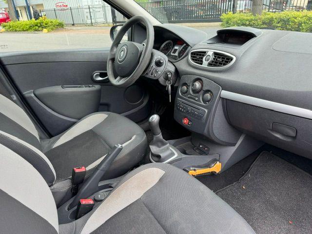 Renault Clio Estate 1.2-16V Authentique Airco,Radio/CD,Trekh, Voorwielaandrijving, Euro 5, Gebruikt, Zwart