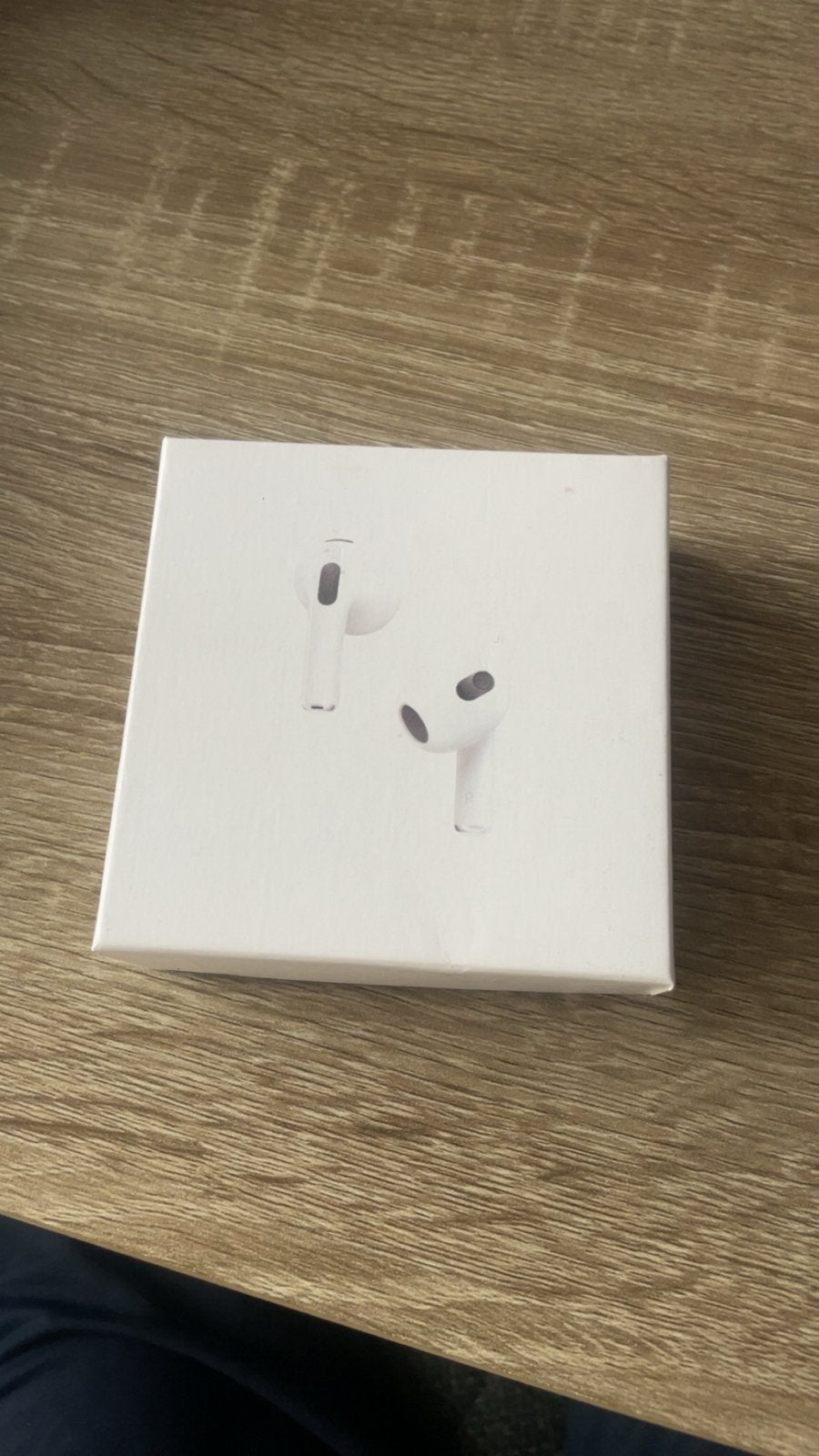 AirPods 2 met mooi doosje en oplader, Overige merken, In-ear, Gebruikt, Ophalen of Verzenden