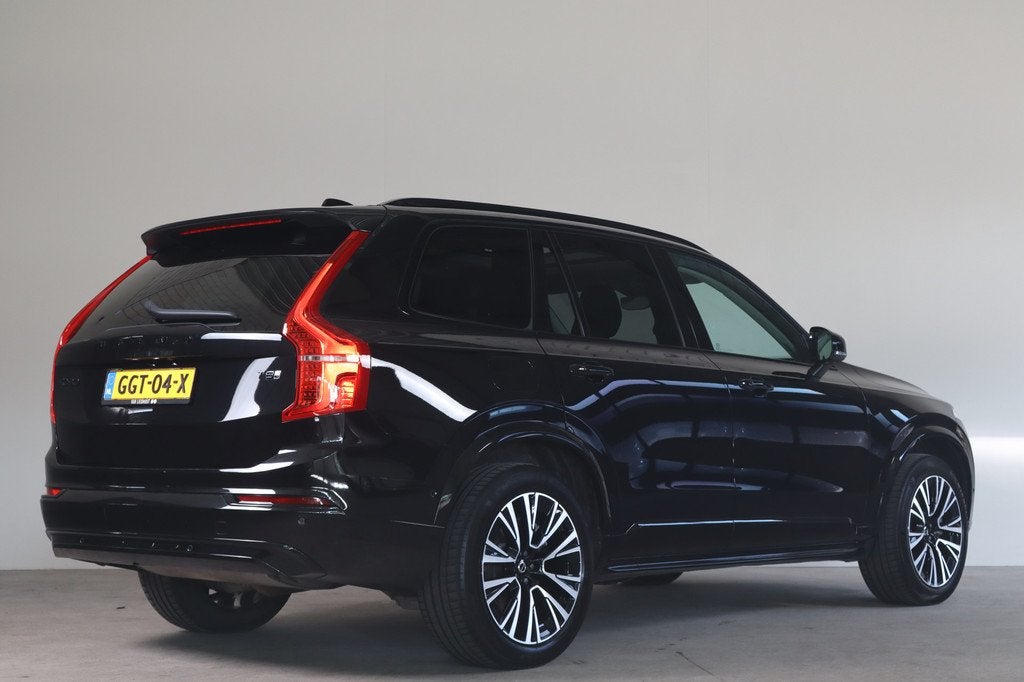 Volvo XC90 2.0 T8 Plug-in hybrid AWD Ultra Dark- NL- Auto! B, Gebruikt, 4 cilinders, 1969 cc, Zwart