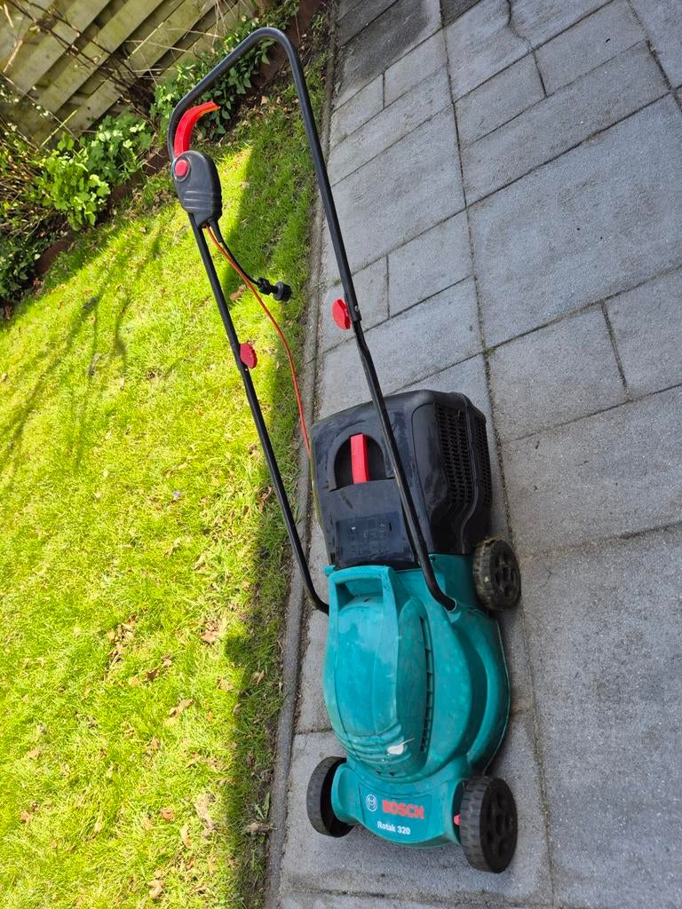 Bosch Rotak 320 Elektrische Grasmaaier, Ophalen, Cirkelmaaier, Gebruikt, Elektrische grasmaaier