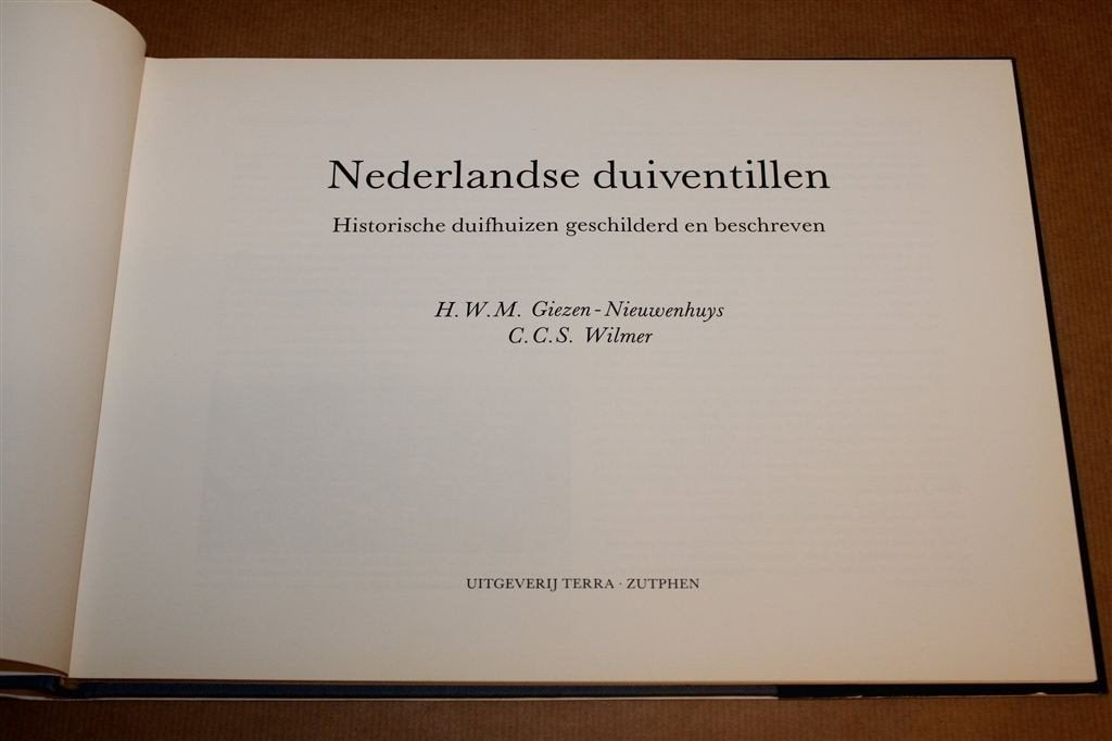 Nederlandse Duiventillen — Historische Duifhuizen in Beeld, Ophalen of Verzenden, Gelezen, Vogels
