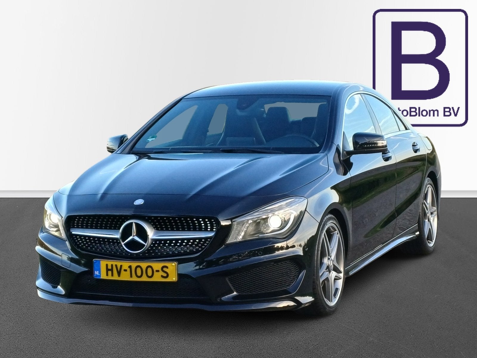 Mercedes-Benz CLA-Klasse 180 Ambition /AMG-Line/Origin NL/Na, Gebruikt, 4 cilinders, 715 kg, Leder en Stof