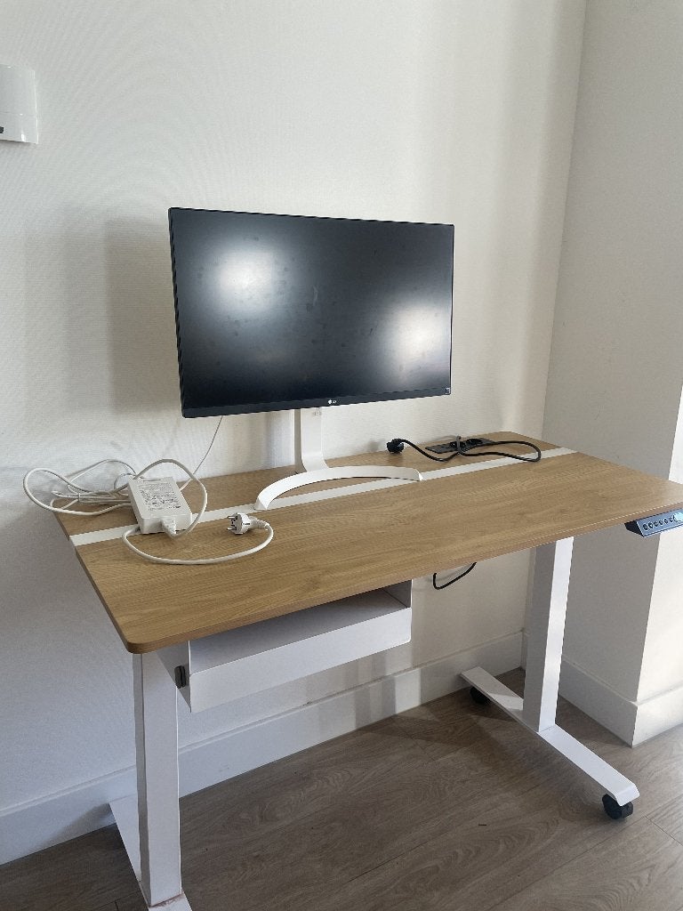 Electric desk /  Sta bureau, Ophalen, Zit-sta bureau, Hout, Zo goed als nieuw