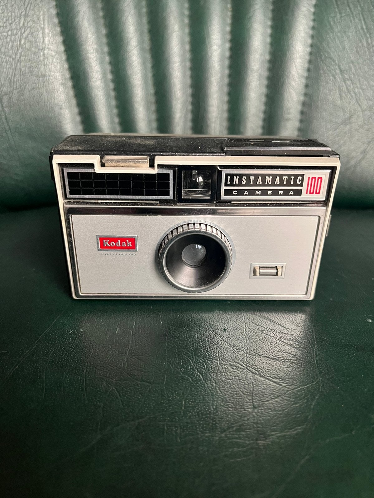 Kodak 100 Instamatic Camera, gemaakt in Londen (Engeland), Gebruikt, Compact, ?, Kodak