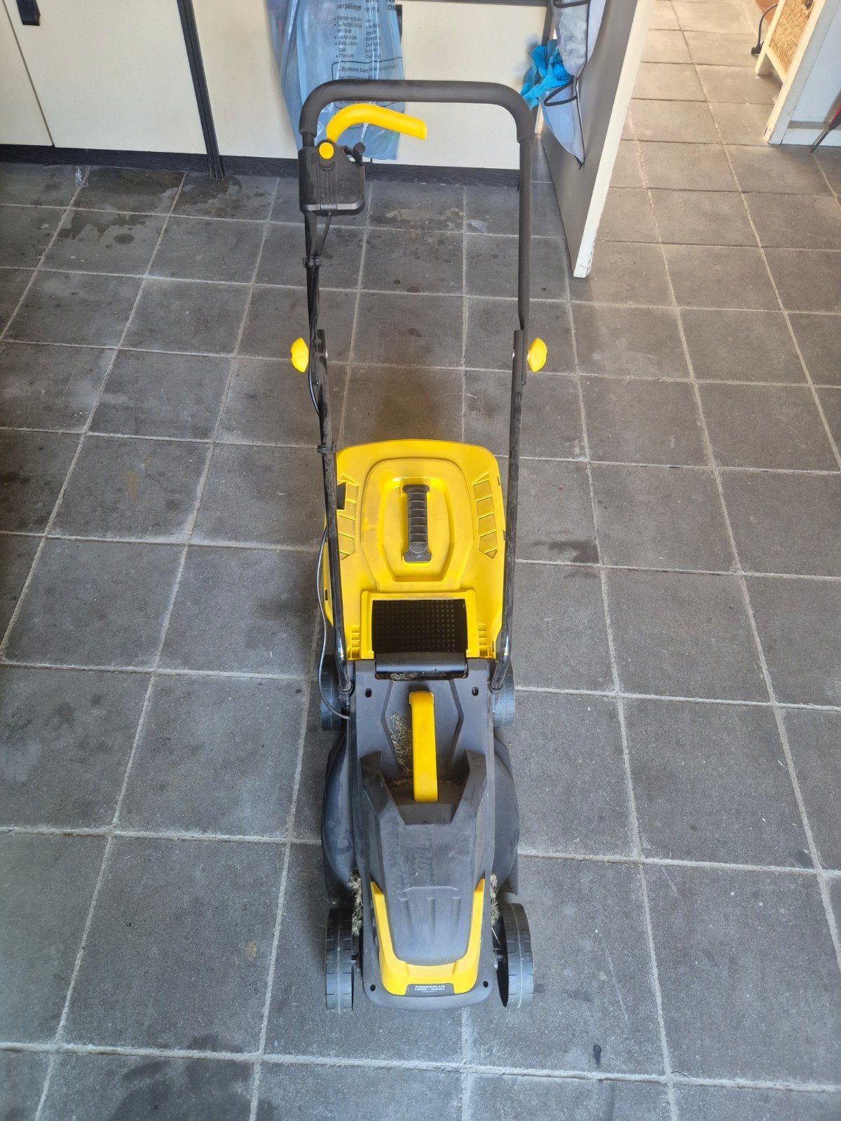 Powerplus Elektrische Grasmaaier 1300W / 320mm, Tuin en Terras, Ophalen, Cirkelmaaier, Gebruikt, Elektrische grasmaaier