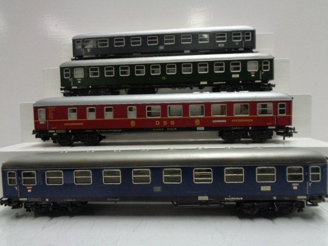 Marklin stam (03) D-trein rtg 4022-4023-4024-4027. DB (H0)., Wisselstroom, Gebruikt, Wagon, Ophalen of Verzenden
