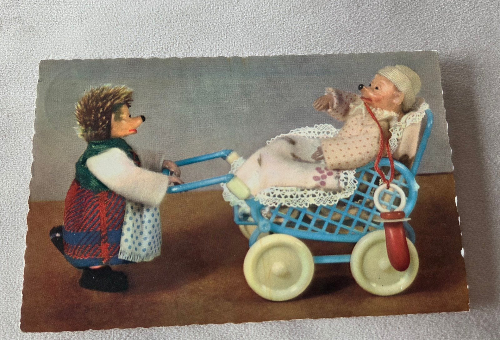 Egel duwt oma in wagentje, Verzenden, 1960 tot 1980, Gelopen, Kinderen