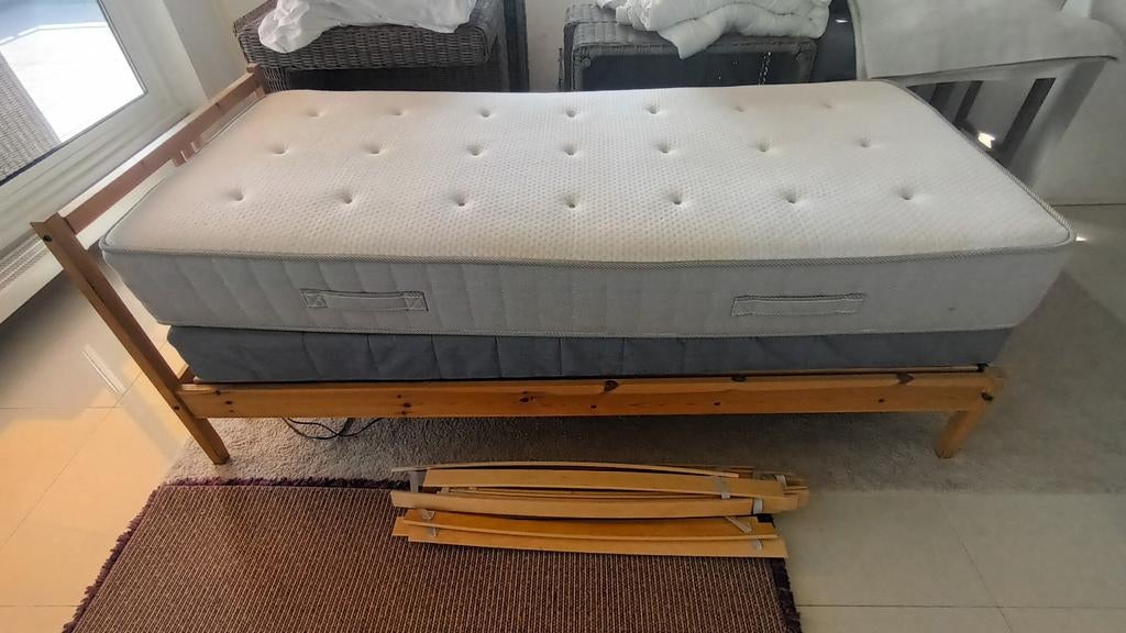 2 ledikanten met lattenbodems en 2 boxspring matrassen, Eenpersoons, Wit, Ophalen of Verzenden, Overige maten