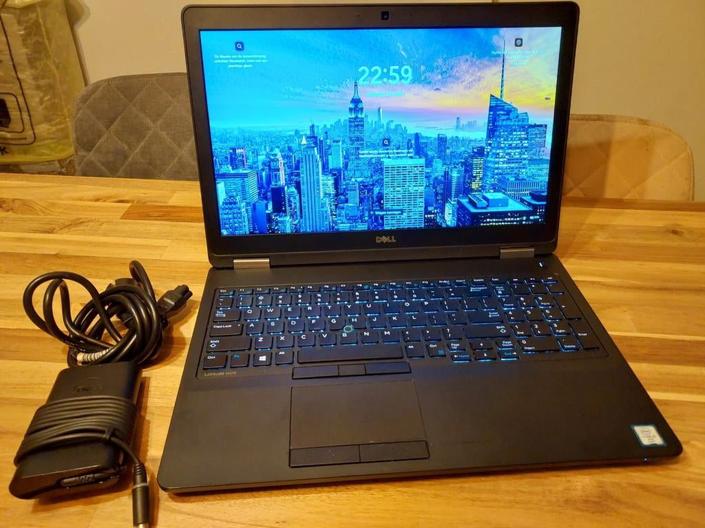 Dell Latitude E5570 • i5-6440HQ • 2GB AMD VIDEO • Win 11 Pro, Computers en Software, Windows Laptops, Gebruikt, 15 inch, SSD, 3 tot 4 Ghz
