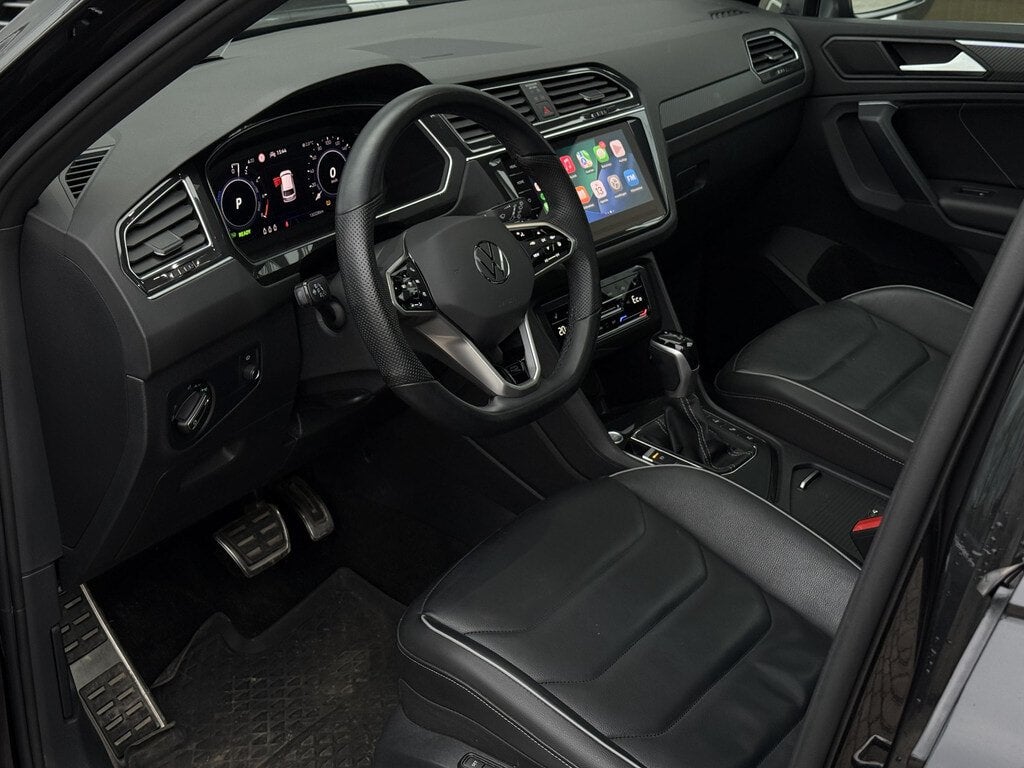 Volkswagen Tiguan 1.4 TSI eHybrid R-Line Business+ | Leer |, 4 cilinders, Zwart, Hybride Elektrisch/Benzine, SUV of Terreinwagen