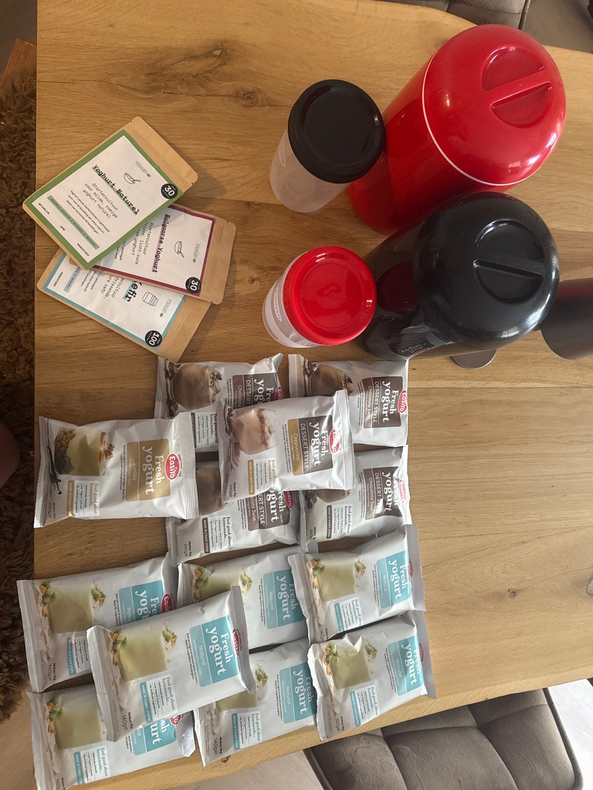 Easiyo Yoghurt Maker met diverse yoghurtmixen, Ophalen, Zo goed als nieuw