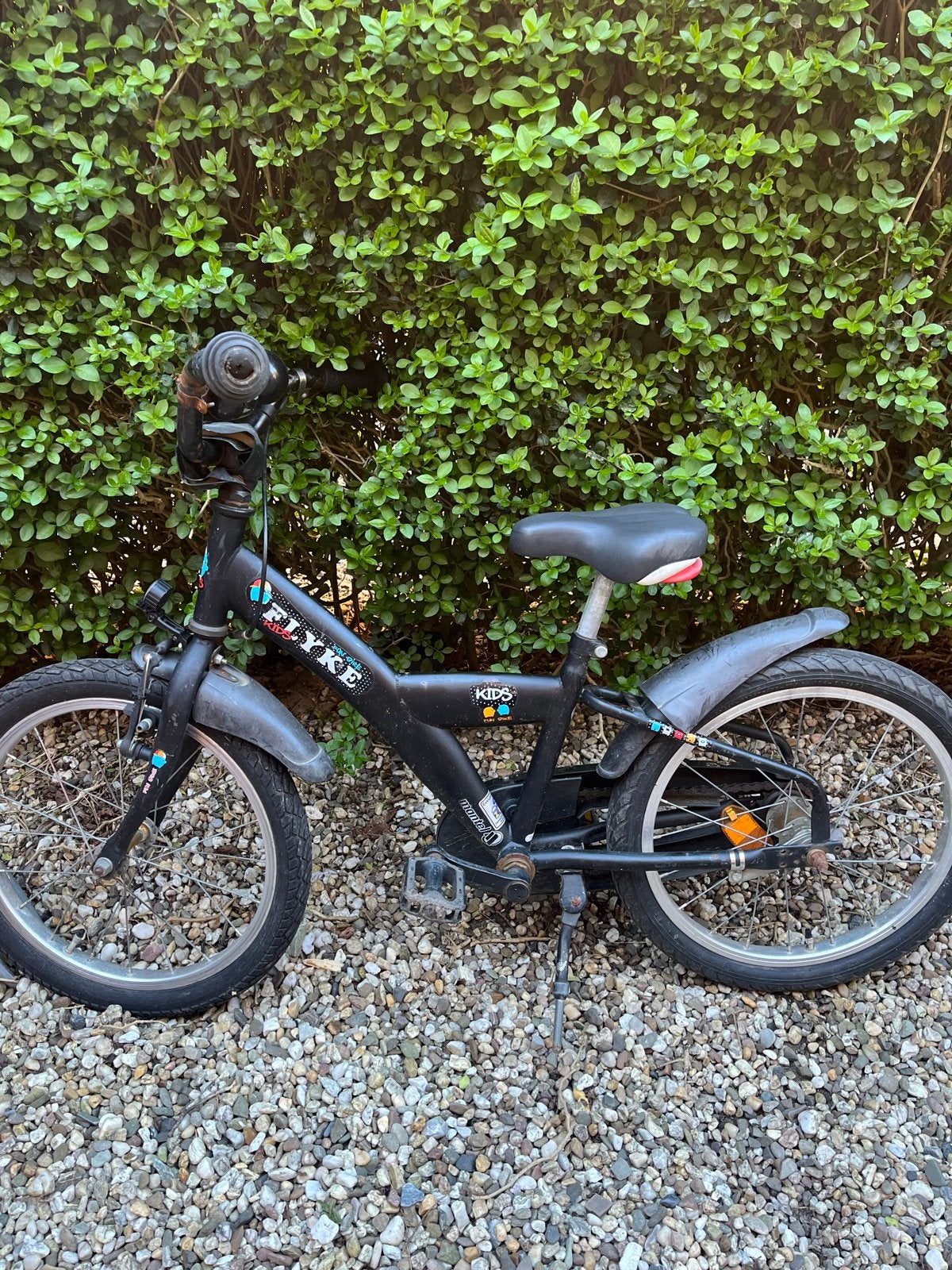 Flyke Kids Kinderfiets 18 inch - Zwart, Fietsen en Brommers, Fietsen | Kinderfietsjes, Ophalen, Gebruikt, Terugtraprem, 16 tot 20 inch